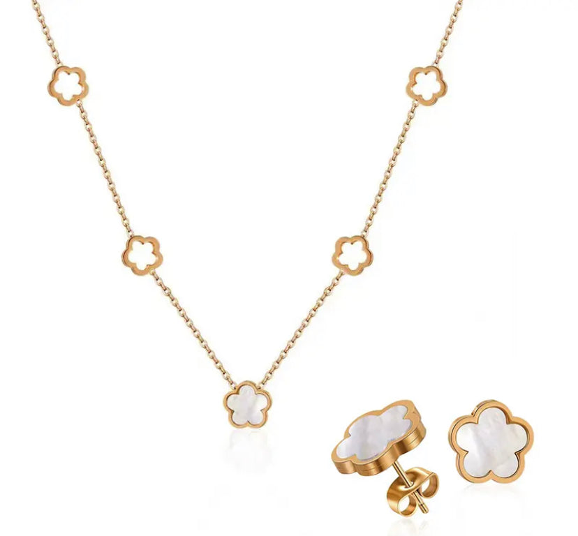 Collier et boucles d’oreilles